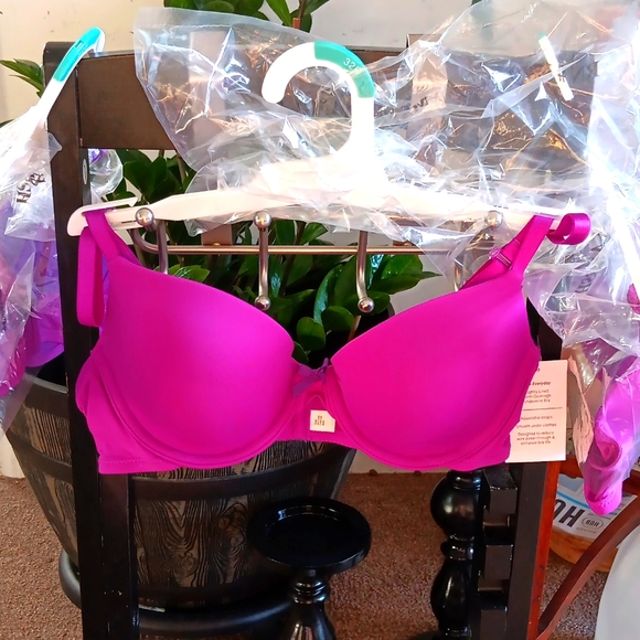 Auden Bra 32B 6 Available Lightly  Lined  NWT - Picture 1 of 3